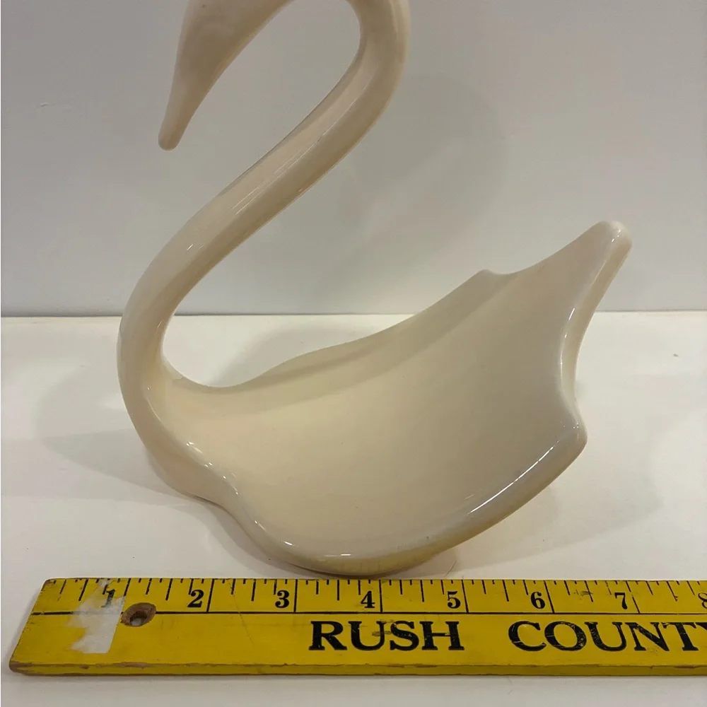 Nova Designs Fine Ceramic Swan Soap Dish/Trinket Dish Cream Color No Chips
